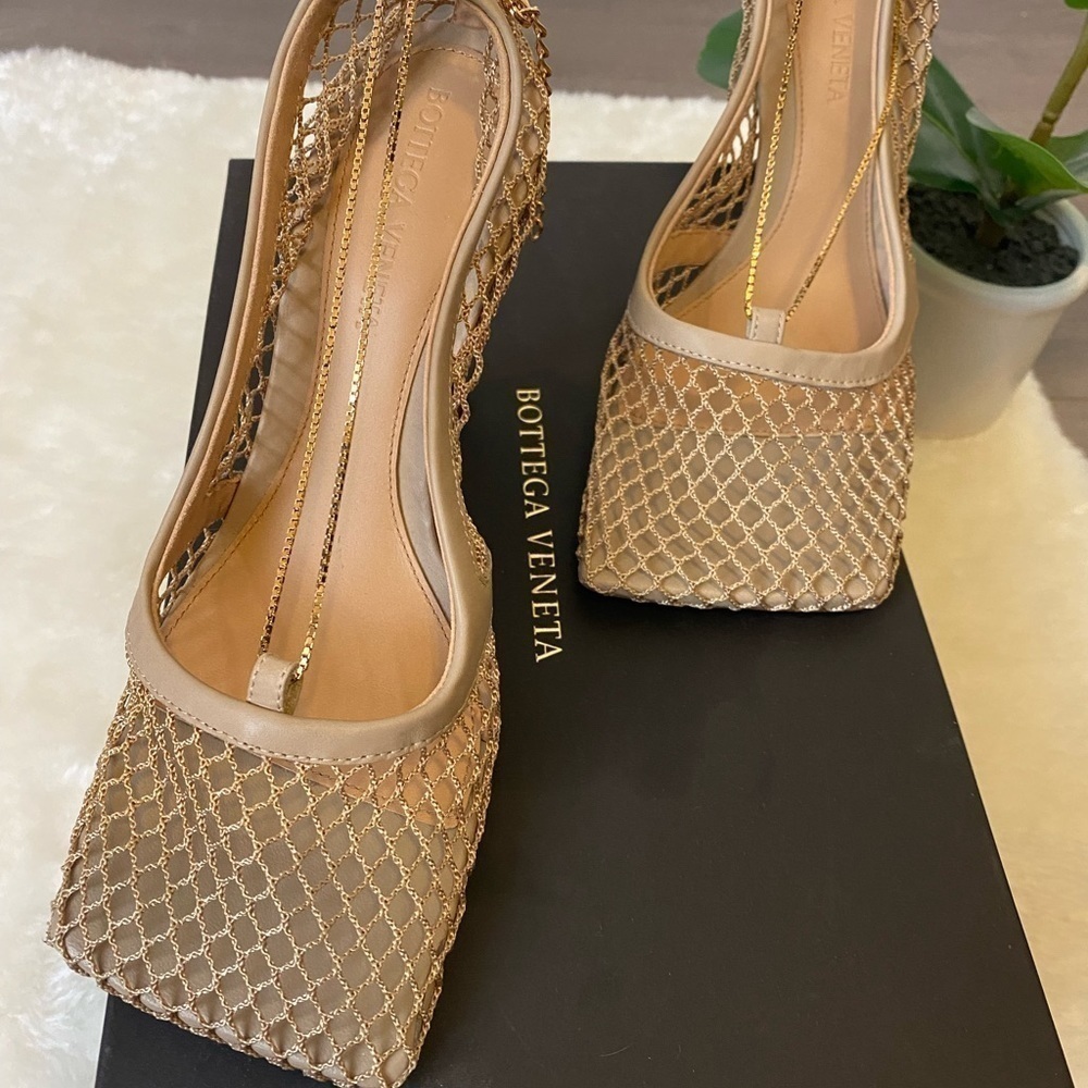 Authentic Bottega Veneta Mesh & Leather Pumps - Picture 5 of 9